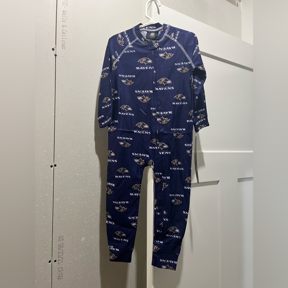 NWT Ravens Long Sleeve Onesie, size 2T